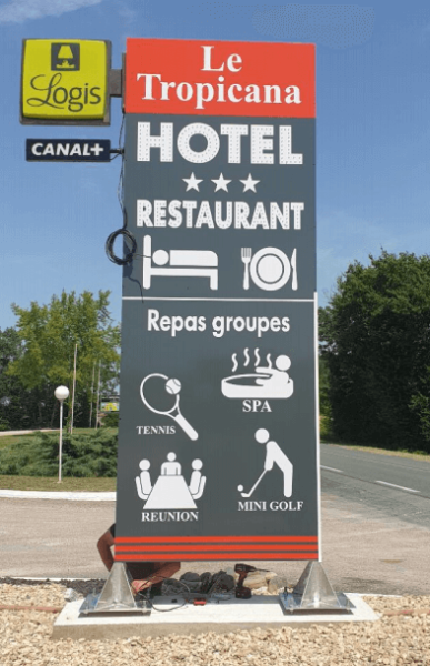 Panneaux publicitaires à ANNESSE ET BEAULIEU
